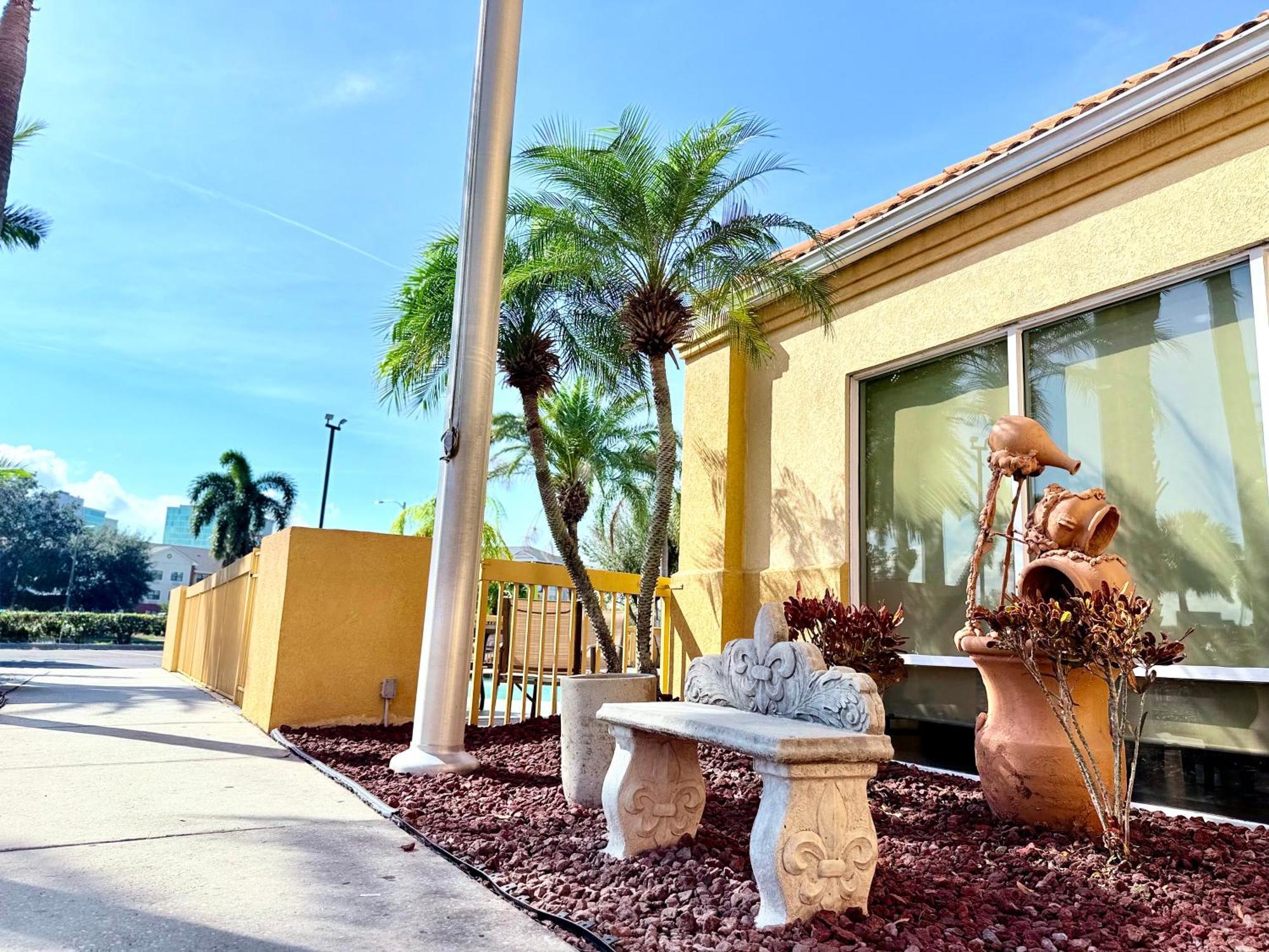 La Quinta By Wyndham Orlando Universal Area - Free Shuttle To Universal Exterior foto