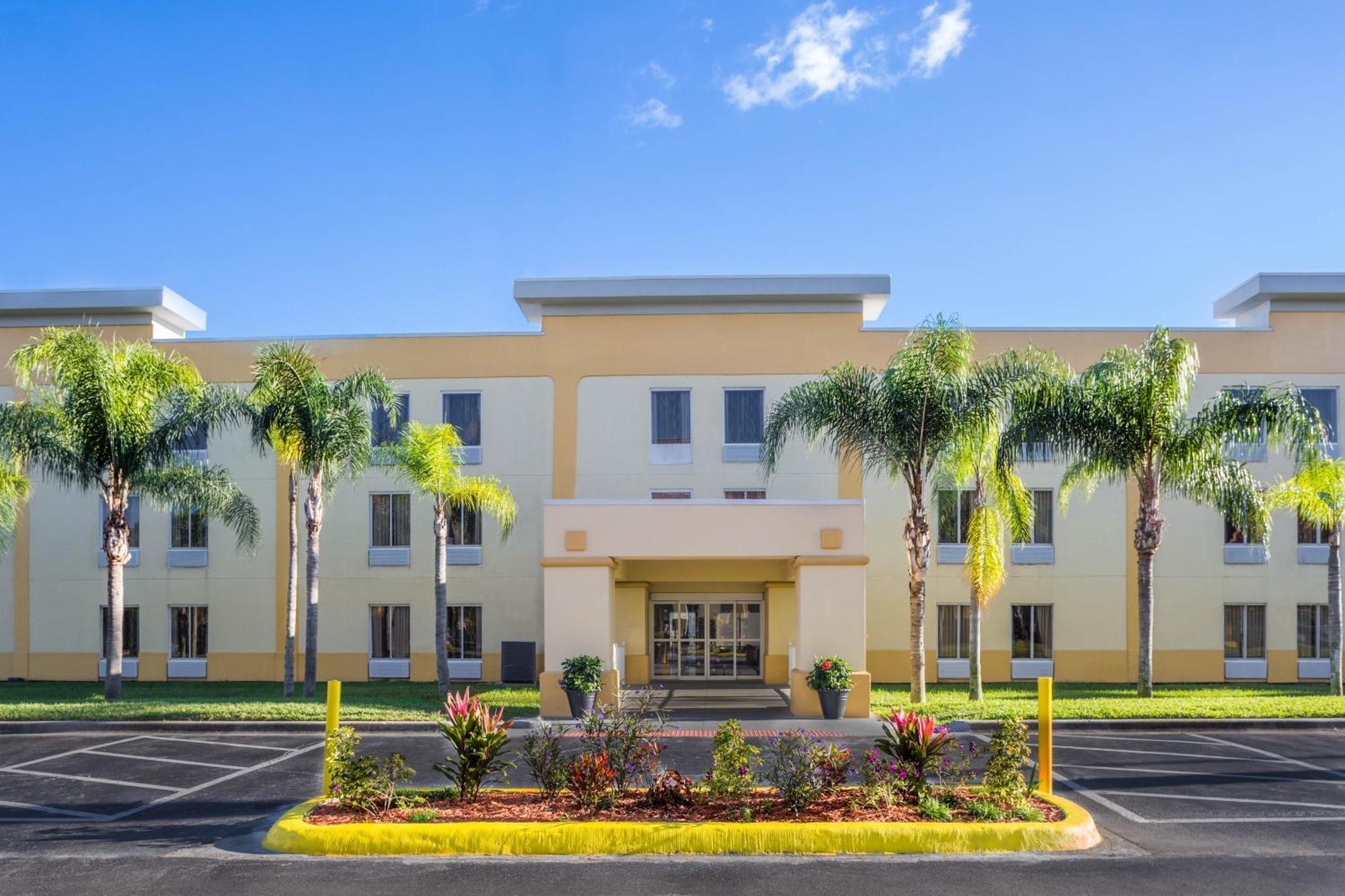 La Quinta By Wyndham Orlando Universal Area - Free Shuttle To Universal Exterior foto